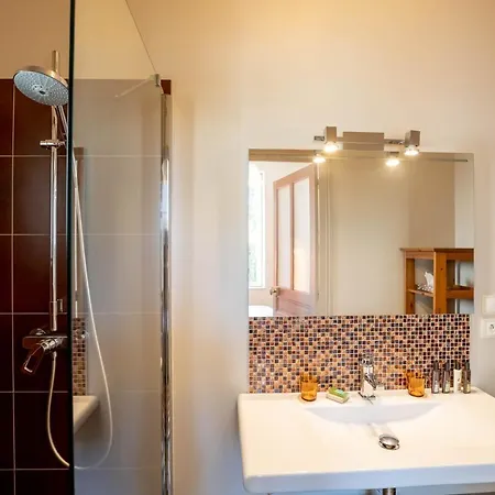 Le Clos De L'aigue Отель типа 