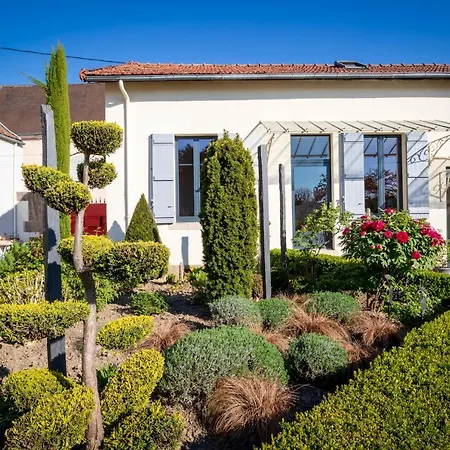 Alojamento de Acomodação e Pequeno-almoço Le Clos De L'aigue
